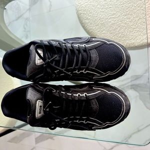 Dior shoes for men for sale! Serious buyers and motivated to sell